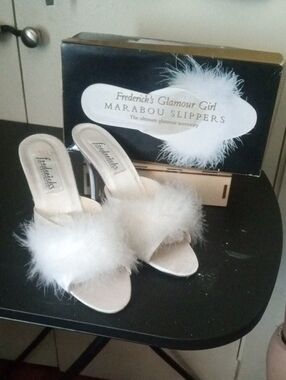 Vintage Fredrick's of Hollywood Marabou Glamour Girl Slippers Size 9 in Box